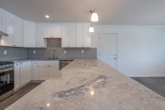 A-long-granite-kitchen-countertop