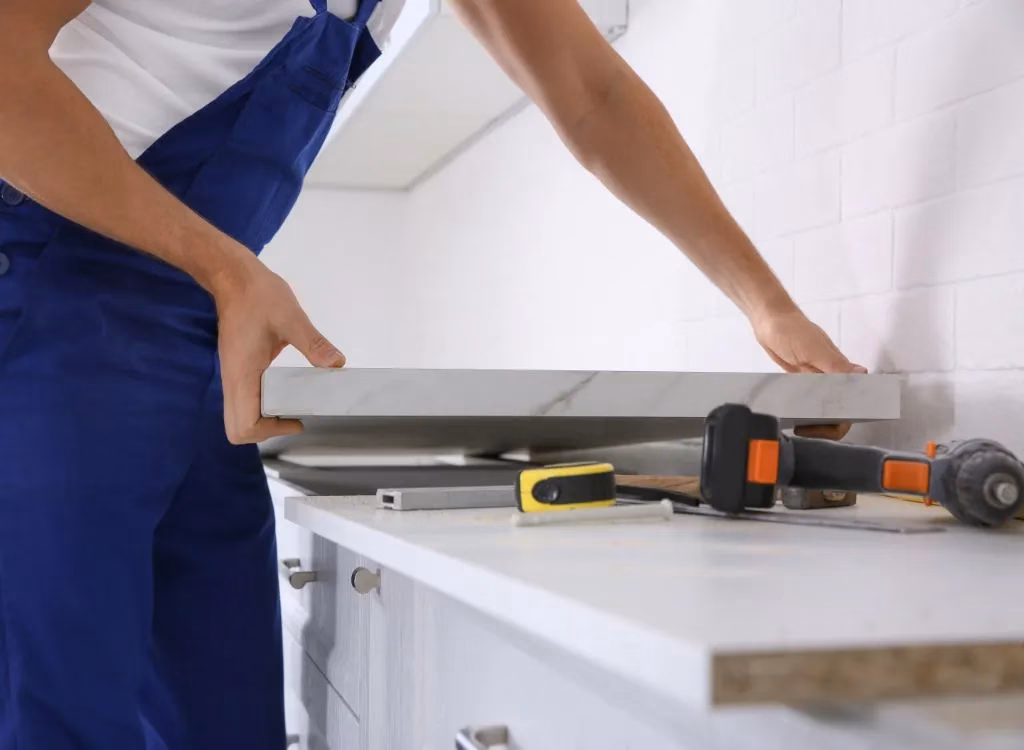 Fitting kitchen countertops together